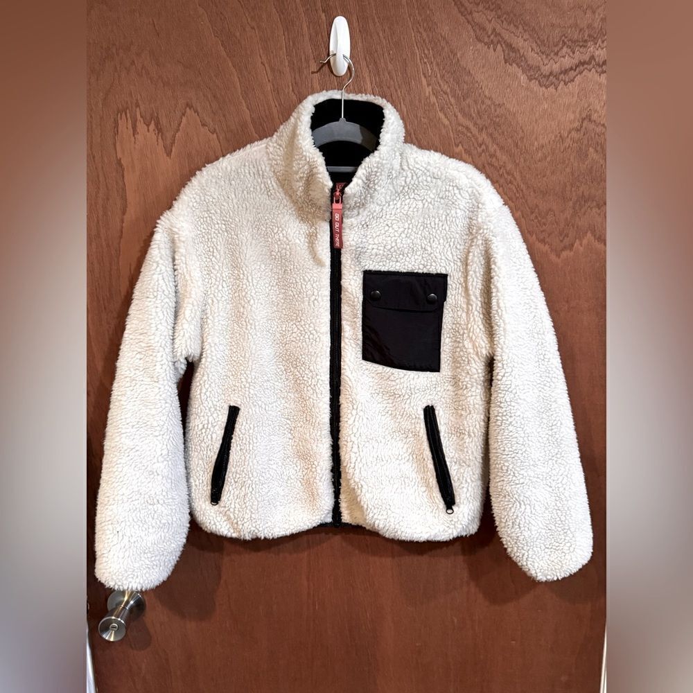 Pull & Bear Cream Fuzzy Pullover size M